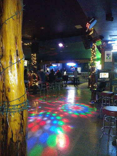 Full Moon Saloon - bars with live music San Marcos