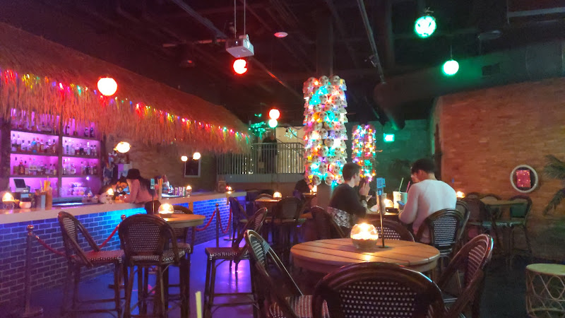 Hen House - bars with live music Austin