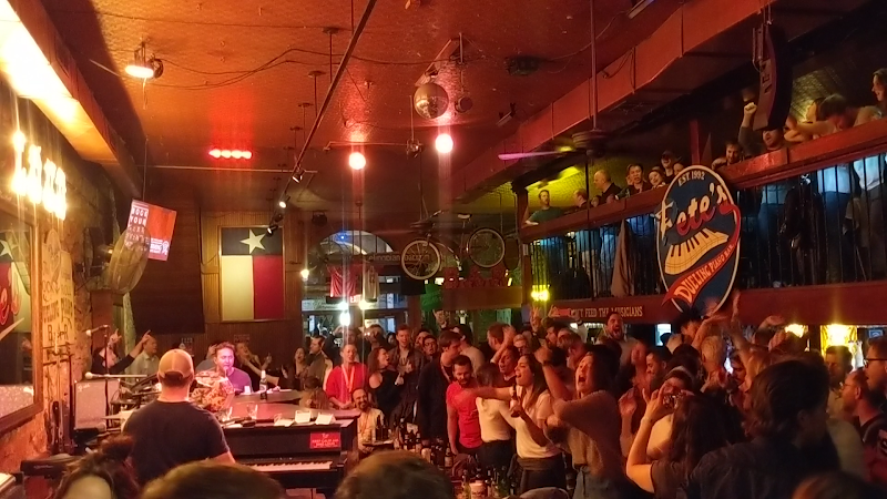 Pete's Dueling Piano Bar - bars with live music Austin